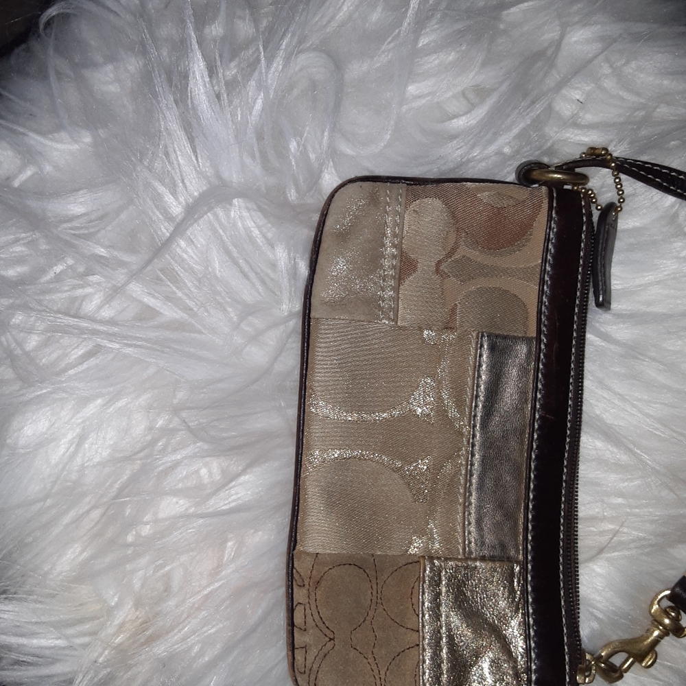 Coach - Picture 4 of 5